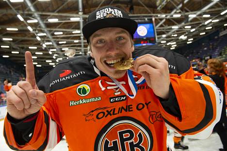 Larmi johdatti HPK:n Suomen mestariksi kaudella 2018–2019.