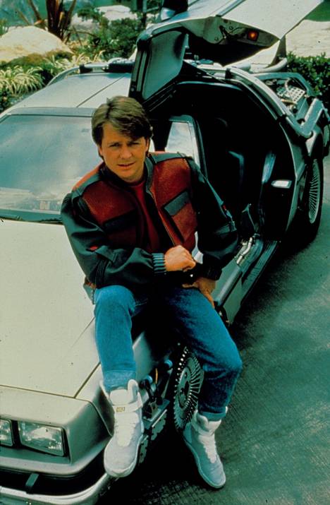 Michael J. Fox oli tehnyt läpimurtonsa Perhe on paras -tv-sarjassa ennen kuin hänet nähtiin valtavan suosion saavuttaneessa trilogiassa.