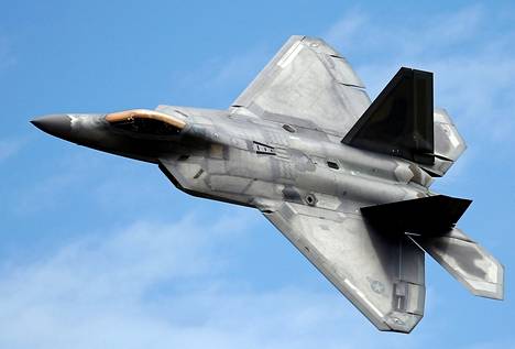 Yhdysvaltalaismedian mukaan tuntemattoman esineen Kanadassa ampui alas F-22 Raptor-hävittäjä.