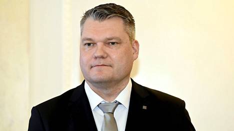 Puolustusministerin sijainen Mikko Savola. 