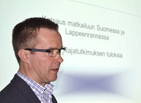 Pasi Nurkka huomauttaa, että viisumien puuttuminen hidastaa venäläisten matkustamista Suomeen.