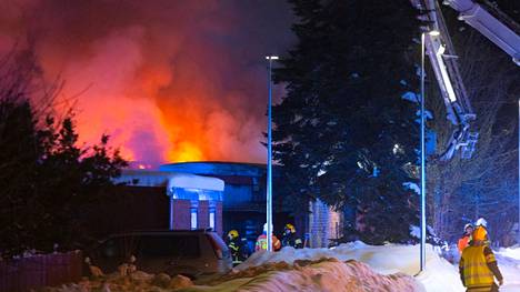 Omakotitalo tuhoutui tulipalossa Kotkassa.