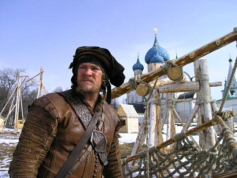 Vuonna 2008 Ville Haapasalo vietti aikaansa Suzdalissa venäläisen elokuvan kuvauksissa. Filmi kertoi Iivana Julmasta.