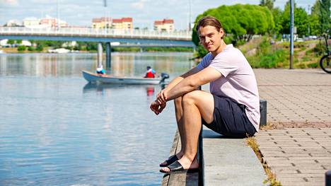 Sebastian Aho tunnustaa olevansa vesistöjen ja veneiden ystävä. ”Meillä on perheen mökki Rovaniemellä, jonne menen kesäisin niin usein kuin ehdin.”