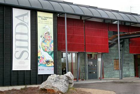 Saamelaismuseo ja Luontokeskus Siida sijaitsee Inarissa.