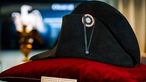 Tästä Napoleon Bonaparten hatusta maksettiin lähes kaksi miljoonaa euroa.