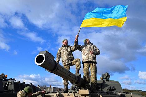 Ukrainalaissotilaat saivat koulutusta Challenger-tankin käyttöön Englannissa.