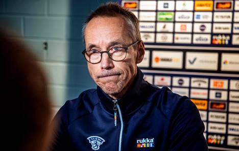 Pasi Mustonen on valmentanut Naisleijonia vuodesta 2014.