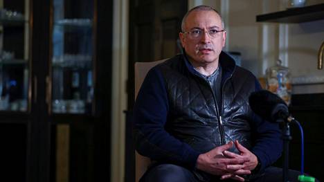 Mihail Hodorkovski armahdettiin joulukuussa 2013, jonka jälkeen hän lähti välittömästi maanpakoon.