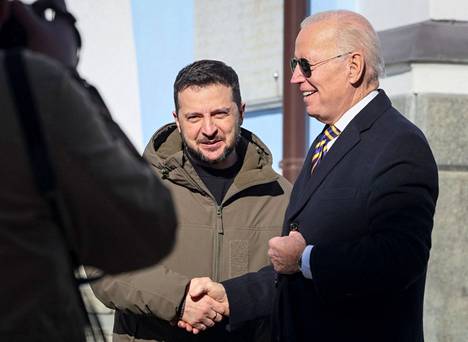 Presidentit halasivat lämpimästi Kiovassa.