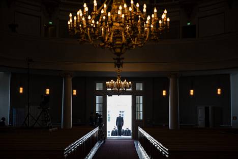 Helsingin tuomiokirkossa valmistauduttiin torstaiaamuna siunaustilaisuuteen.