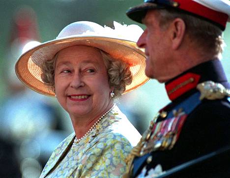 Elisabet ja Philip edustivat yhdessä prinssin 75-vuotispäivän kunniaksi kesällä 1996. 