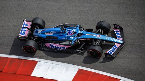 Alonso onnistui ajamaan Alpinensa pisteille kolaroinnista huolimatta.