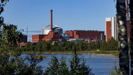 Pyöreän suojarakennelman sisällä hyrrää Olkiluodon ydinvoimalan kolmas reaktori.