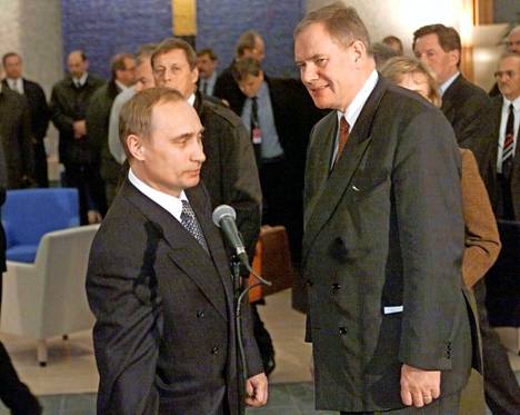 Vladimir Putin ja Paavo Lipponen ovat tuttuja jo aikojen takaa. Kuva on vuodelta 1999.