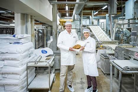 Rostenin leipomossa syntyy pian miljoona piirakkaa kuukaudessa.