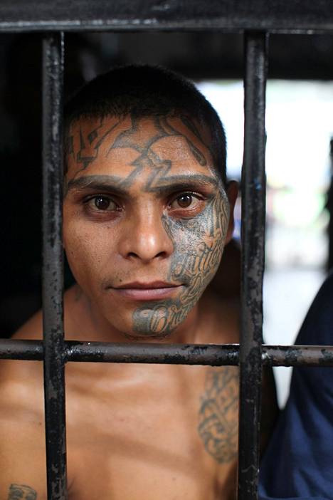 MS-13 jengin jäseniä suljettiin maailman vaarallisimpaan vankilaan El  Salvadorissa – edes vartijat eivät uskalla mennä sisään - Ulkomaat -  Ilta-Sanomat