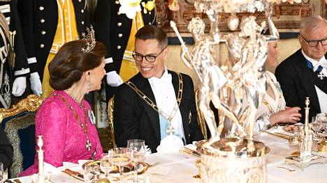 Tasavallan presidentti Alexander Stubb paljasti valtiovierailullaan, että hänellä on sukujuuria Ruotsin hoviin.
