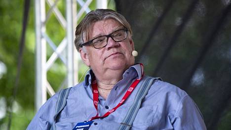 Perussuomalaisten ex-puheenjohtaja Timo Soini moittii ”plokissaan” eurovaalikampanjointia vaisuksi ja ennustaa vaalien ääniharavan.