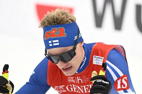 Erävaiheessa pahan kolarisuman taidolla ja onnella välttänyt Ville Ahonen oli Suomen mustan sprinttipäivän valopilkku.