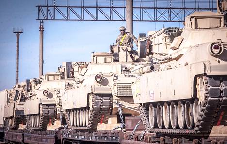 Yhdysvaltain Abramseja on tuotu harjoituksiin myös Viroon (kuvassa) ja Suomeen.