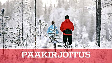 Lappi odottaa yhä matkustuslakia, jotta saisi edes osan kaudesta pelastettua. Retkeilijöitä Pallas-Yllästunturin kansallispuistossa Äkäslompolossa Kolarissa lokakuussa.