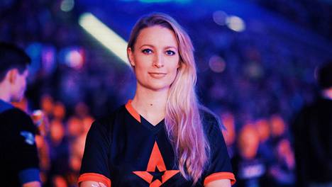 Suomalaispsykologi Mia Stellberg työskentelee Counter-Strikea pelaavan Astralis-joukkueen kanssa ahkerasti.