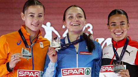 Reetta Hurske (kesk.)  juhli kultaa Istanbulissa. Nadine Visser (vas.) sai hopeaa ja  Ditaji Kambundji pronssia.  

