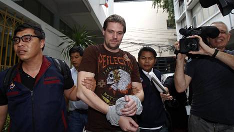 The Pirate Bayn perustajiin kuulunut Fredrik Neij pidätettiin taannoin Thaimaan ja Laosin rajalla. Netistä sittemmin kadonnut OpenBitTorrent-seurantapalvelin on rekisteröity Neijn nimiin.