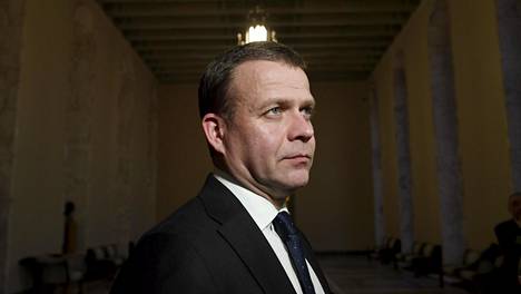 Kokoomuksen Petteri Orpo vaatii lisätietoa EU-neuvotteluista. Orpo kuvattiin viime marraskuussa eduskunnassa.