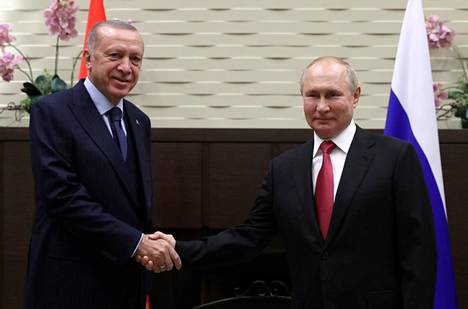Turkin johtaja Recep Tayyip Erdogan ja Venäjän itsevaltainen presidentti Vladimir Putin ovat parivaljakko, joka tekee toisinaan diilejä, mutta toisinaan he myös ottavat kiivaasti yhteen.