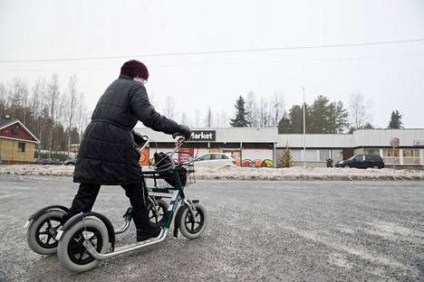 Halsua on Suomen pienin kunta, jossa on juhlittu perinteisen lauantailoton päävoittoa. Kuva Halsuan keskustasta tammikuulta 2020.