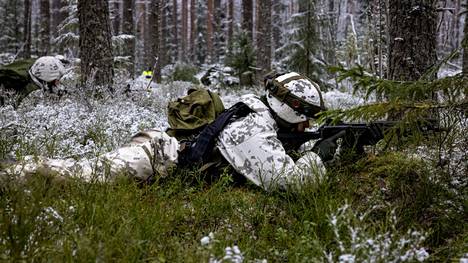Maavoimat harjoitteli marraskuussa Kontio 22 -sotaharjoituksessa Nurmeksessa. Puolustusvoimat tilaa tarkka-ampujille kiväärejä, varaosia ja varusteita 11 miljoonalla eurolla.