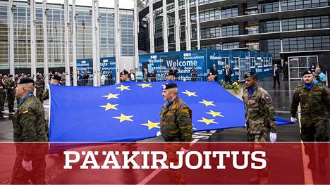 Eurocorpsin osasto nosti lipun EU-parlamentin salkoon Strasbourgissa toukokuussa. Eurocorpsin ytimessä on yhteiseurooppalainen prikaati, mutta sen toiminta ei ole osa EU:n yhteistä turvallisuus- ja puolustuspolitiikkaa.