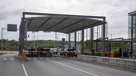 Valtiorajan ylittävää liikennettä Nuijamaan raja-asemalla syyskuun 19. päivänä 2022.