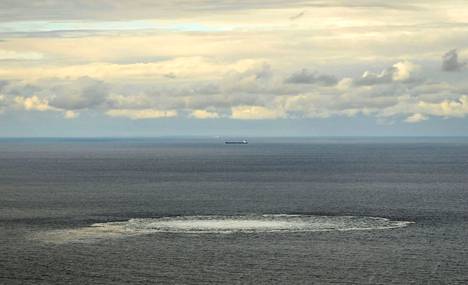 Nord Steam -kaasuputkistosta vuotanut kaasu näkyi syyskuun lopulla Itämeren pinnalla Tanskan aluevesillä. Useita kaasuvuotoja aiheuttaneiden räjähdysten tekijä ei ole toistaiseksi selvillä.