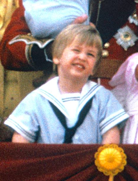 Kolmevuotias prinssi William ihastutti seiloriasussa vuonna 1985.