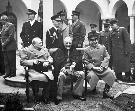 Krimin niemimaalla Jaltan kaupungissa helmikuussa 1945 järjestettyyn konferenssiin osallistuivat Britannian pääministeri Winston Churchill, Neuvostoliiton johtaja Josef Stalin ja Yhdysvaltain presidentti Franklin Roosevelt.