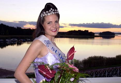 Vuoden 2000 Suomen neito Salima Peippo loi näyttävän ja poikkeuksellisen  uran maailmalla – ”Nuorelle ihmiselle unelmien täyttymys” - Viihde -  Ilta-Sanomat