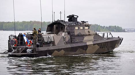 Suomen merivoimien Jehu-luokan maihinnousuvene. Suomi ei ole tarkentanut, millaista aseapua Ukrainalle annetaan.