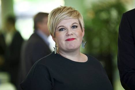 Valtiovarainministeri Annika Saarikon (kesk) esittämä ylimääräinen lapsilisä on tarkoitus sisältyä hallituksen lapsiperhepakettiin.
