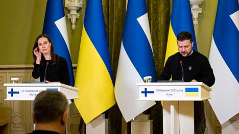 Pääministeri Sanna Marin ja Ukrainan presidentti Volodomyr Zelenskyi pitivät lehdistötilaisuuden tapaamisensa päätteeksi Kiovassa 10. maaliskuuta. 
