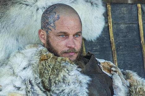 Sarjan päätähti on australialaisen Travis Fimmelin näyttelemä Ragnar.