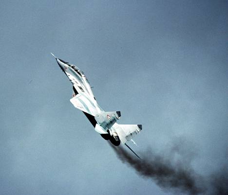 Unkarin ilmavoimien MiG-29. Entisillä Varsovan liiton mailla on yhä neuvostoaikaisia hävittäjiä, joita ukrainalaiset osaisivat lentää ja huoltaa.