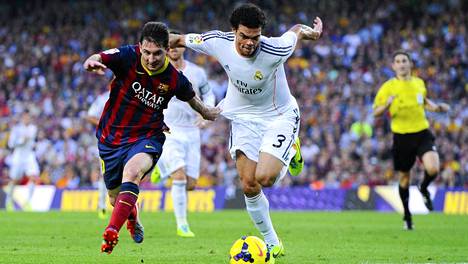 Leo Messi ja Pepe kamppailivat edellisessä El Clásicossa 26. lokakuuta.  