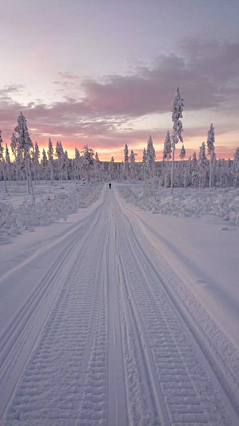 Suomi osaa yllättää kauneudellaan talvellakin! Tina Kukkurainen nappasi kuvat viime talvena Konttajärvellä.