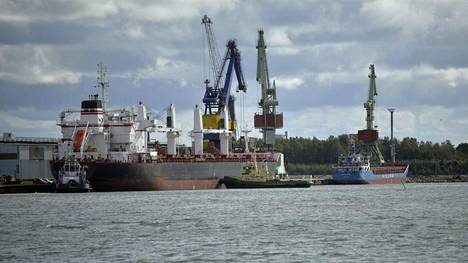 Iso-Britanniaan viedään Suomesta muun muassa metsäteollisuuden tuotteita. Kuvassa Mäntyluodon satama Porissa.