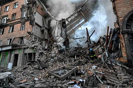 Venäjä käy Ukrainassa julmaa tuhoamissotaa massiivisen tulenkäytön avulla. Kuva on Zaporizzjasta.