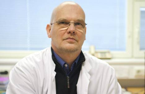 Turun yliopistollisen keskussairaalan infektioylilääkäri Esa Rintala sanoo olevansa hyvin optimistinen, että toimiva rokote saadaan Suomeenkin piakkoin.