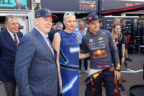 Monacon ruhtinaspari tapasi myös F1-kuskeja, kuten Max Verstappenin.